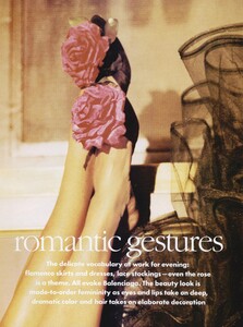 Romantic_von_Unwerth_US_Vogue_December_1990_01.thumb.jpg.974fe8852191a0ea9670696b52f918c7.jpg