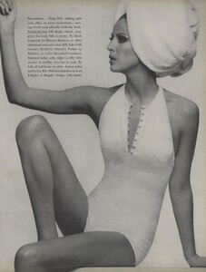 Stern_US_Vogue_May_1966_10.thumb.jpg.dbdb344ce4ebf68594dac3736d5d1540.jpg