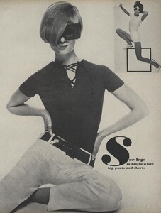 Stern_US_Vogue_May_1966_30.thumb.jpg.e14f3bfe14fe8a7337f8531f2d432aee.jpg