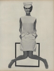 Stern_US_Vogue_May_1966_36.thumb.jpg.2f08b75d6fc754c967a78ba9ce36edb0.jpg