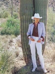 Western_Demarchelier_US_Vogue_February_1992_06.thumb.jpg.460e262589427c9382b7983f59d30689.jpg