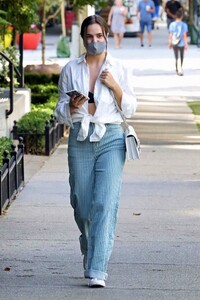 bailee-madison-street-style-los-angeles-09-10-2020-5.jpg