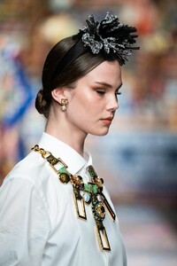 detail-defile-dolce-amp-gabbana-printemps-ete-2021-milan-detail-101.thumb.jpg.c56eabb60f4ef5b40057c13d0eb86564.jpg