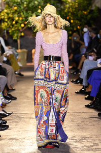 etro-rtw-ss21-ho-013.thumb.jpg.c1bdf6f5f7141925bfe884afe6963936.jpg