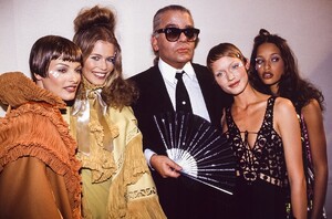 karllagerfeld-linda-claudia-fw93_b1171b98_1200x795.jpg