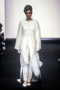 pierre-balmain-fw-1991-1.thumb.jpg.7da98e35651dc250b7a0e70662dda5ba.jpg