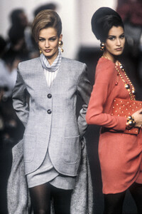 pierre-balmain-fw-1991-3.thumb.jpg.a4ce86ce5beeb1004a181be54a0c33bc.jpg