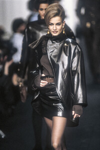 pierre-balmain-fw-1991-4.thumb.jpg.ef00aff73d0f801360fd3c8aa5df0281.jpg
