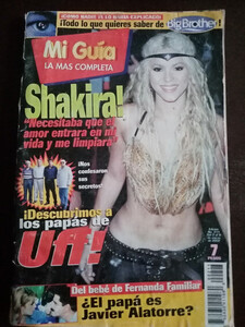 shakira-en-portada-de-revista-mi-guia-ano-2002-D_NQ_NP_736445-MLM41138314785_032020-W.jpg