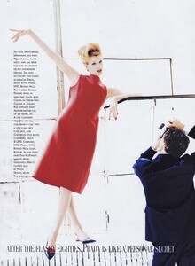 von_Unwerth_US_Vogue_August_1995_08.thumb.jpg.483411fa657ee6693e727f9f13a804a5.jpg