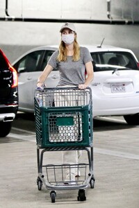 whitney-port-grocery-shopping-in-los-angeles-09-04-2020-2.jpg