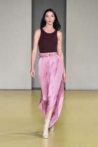 00032-SALVATORE-FERRAGAMO-RTW-Spring-21-credit-BRAND.thumb.jpg.7e355b055e09cf15ad714e172ff38985.jpg