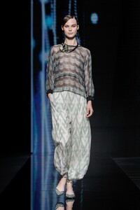 00092-giorgio-armani-RTW-spring-21.thumb.jpg.8f059353b7d3ad04a2ae71fa597b9195.jpg
