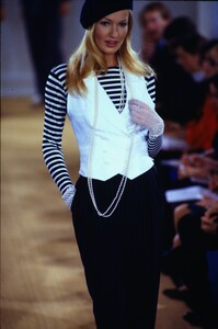 1146400520_ralph-lauren-ss-1993(16).thumb.jpg.488ad78be3b0ac899955eac7928e0b1d.jpg