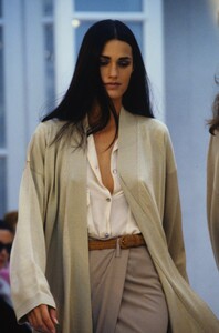 1384967983_NicoleFarhiSpring1992(1).thumb.jpg.fc25ca03d136bfdab11a7ae4ad5383b0.jpg