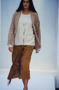 1843990037_NicoleFarhiSpring1992(4).thumb.jpg.f24d79c4ba25668724eb9a693fe6f9cb.jpg