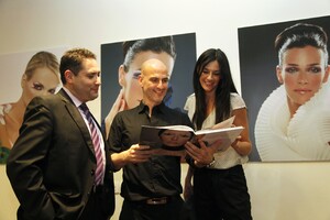 הדוגמנית שירז טל, ירין שחף, מיכאל- מנכל קראון פלאזה  סיטי עזריאלי  (1).jpg