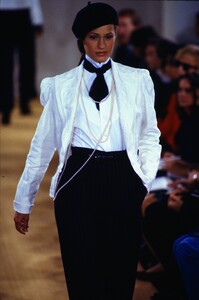 480491119_ralph-lauren-ss-1993(4).thumb.jpg.a29742b95d10c97abd6a0da84c4e8096.jpg