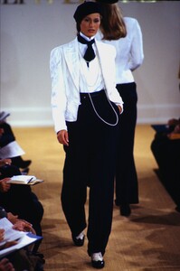 536355104_ralph-lauren-ss-1993(3).thumb.jpg.e9a6e01f8ba6d1fbeac4c9970d86b8b0.jpg
