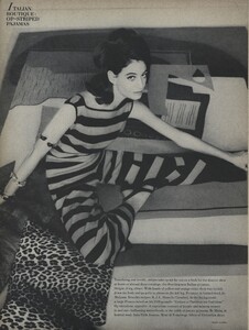 AA_Clarke_US_Vogue_March_15th_1965_05.thumb.jpg.70ea5b7fb714bea73dcf9fba7414a992.jpg