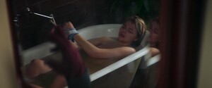 Chloe-Grace-Moretz-ass-and-tits-photo005.jpg