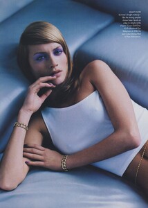 Gold_Meisel_US_Vogue_May_1996_05.thumb.jpg.db99388fb31cf59e254c3d8fb51678f0.jpg
