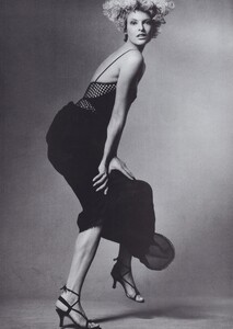 Master_Meisel_US_Vogue_February_1994_04.thumb.jpg.846e96a1a85b81c68ec1dc2272d5a3cd.jpg