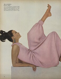 Night_Penn_US_Vogue_October_15th_1965_05.thumb.jpg.ea908f7b6a58c2edeab9a9f3d64bfbec.jpg