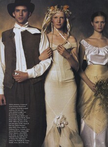 Romance_Meisel_US_Vogue_June_1998_10.thumb.jpg.f45e10beb3bce8db64d82a4e34543ed4.jpg