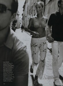 Testino_US_Vogue_July_1999_03.thumb.jpg.3f525a200c89232eb03c2f2a52944e2f.jpg