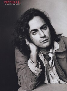 VH1_US_Vogue_November_2001_01.thumb.jpg.83a3374e3adc8d407fd4c619737ef449.jpg