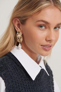 nakd_pearl_detailed_structured_earrings_1015-003340-0013_01l.jpg
