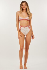 penny-bikini-top-peach-floral-2-onq3205721905_1601257301.jpg