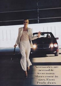 von_Unwerth_US_Vogue_February_1997_06.thumb.jpg.6913fb0d6e3aa0799c97107858c6a39f.jpg