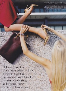 von_Unwerth_US_Vogue_February_1997_09.thumb.jpg.e9f030c0920c06b7efd97835b4d66937.jpg