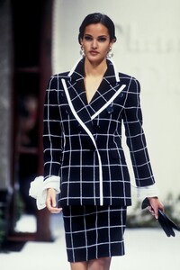 1130628873_ChristianDior1992HauteCouture8.thumb.jpg.c921f2157d56180baf15a6bd7b47c13d.jpg