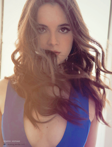 Vanessa Marano 6.png