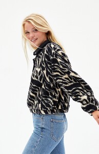 0751250500243NEW_00_961 (1).jpg