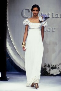 410880542_ChristianDior1992HauteCouture99.thumb.jpg.3d0226504eaccde63074bc1b34d92029.jpg