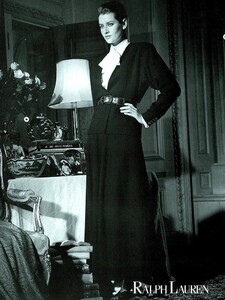 511148665_RalphLaurenFallWinter1986-87PhotoBruceWeber1.thumb.jpg.00aeddba10875329cc4f88bc6c97a8d3.jpg
