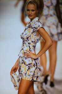 643661660_ChanelSpring1994(13).thumb.jpg.d8fc87cc53c36d7560332043a1e0cdd6.jpg