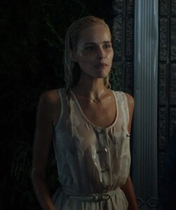 682full-isabel-lucas.jpg
