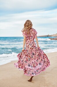 683222710_maxi-vestido-roxanne(8).thumb.jpg.b4d13905a32c53dc1e8456cb8bdbc42d.jpg