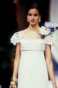 701411953_ChristianDior1992HauteCouture100.thumb.jpg.86bdc6158ca182d6a248ca325b6217a0.jpg
