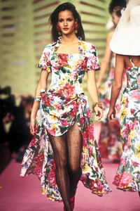 724826702_ChristianLacroix1993WomenRTW171.thumb.jpg.2b98301cd9b2213d9bb7db48262e4646.jpg