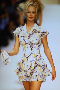 876588112_ChanelSpring1994(8).thumb.jpg.17010664d42f0ffa8f5f624c80dfedc6.jpg