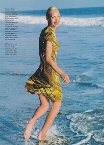 Beach_Ritts_US_Vogue_June_1996_06.thumb.jpg.60fec3b4b569f05271604638515c26a1.jpg