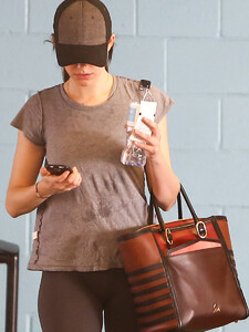 Emmy_Rossum_gym_Beverly_Hills_5.jpg