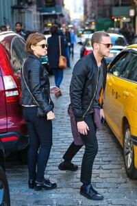 Kate-Mara-with-boyfriend-out-in-New-York-City--02-662x993.jpg
