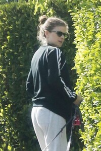 Kate-Mara_-Walking-her-dogs-in-Los-Angeles--06-620x930.jpg